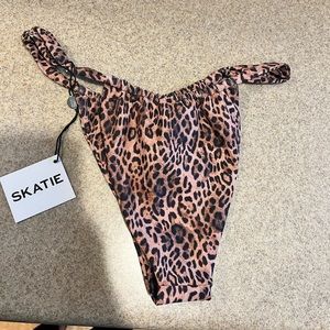 NWT - Skatie | Bobbi Bottoms | Medium